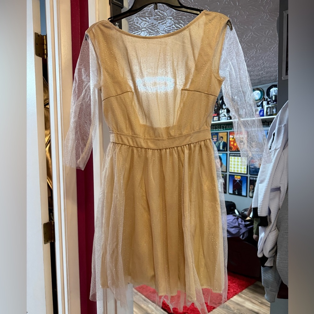 Elegant Cream Sheer Sleeve Dress with Sparkles, Open Back! New!! - Picture 2 of 14